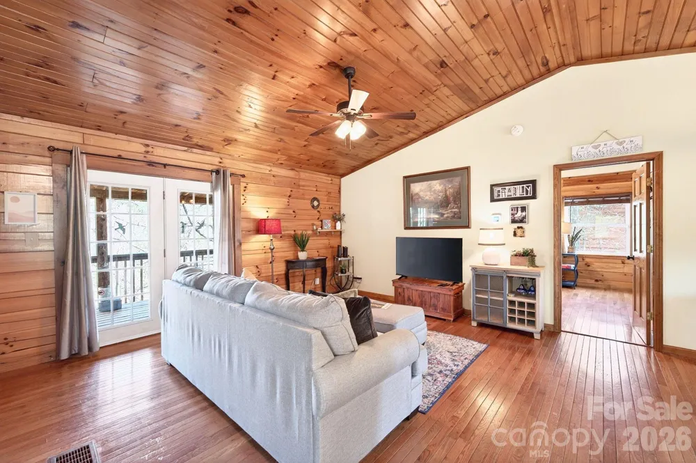 8 Blue Sky Drive Leicester, NC 28748