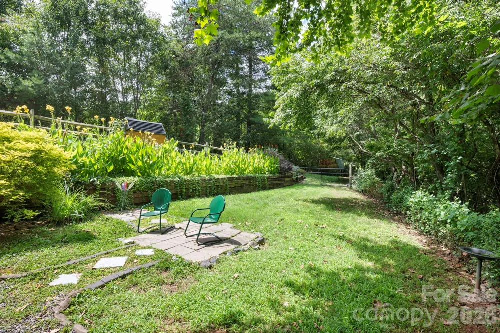 8 Blue Sky Drive Leicester, NC 28748
