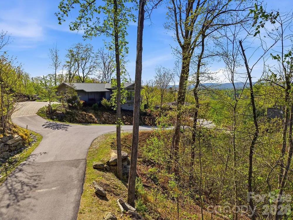 325 Curtain Bluff #W9 Hendersonville, NC 28791