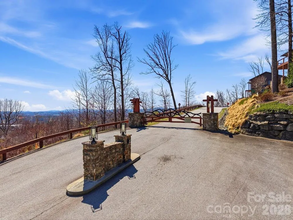 325 Curtain Bluff #W9 Hendersonville, NC 28791