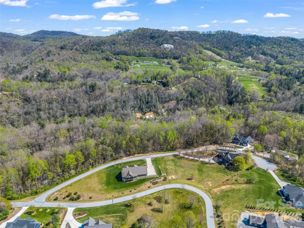 83 Sunny Morning Court Hendersonville, NC 28792