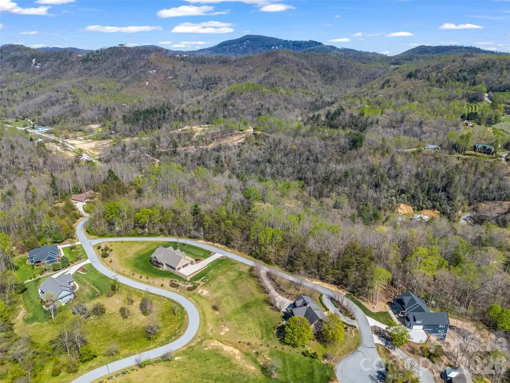 83 Sunny Morning Court Hendersonville, NC 28792
