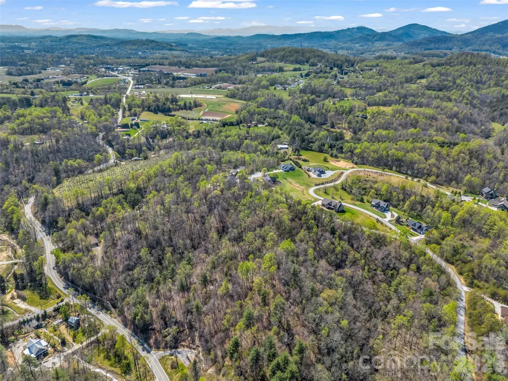 83 Sunny Morning Court Hendersonville, NC 28792