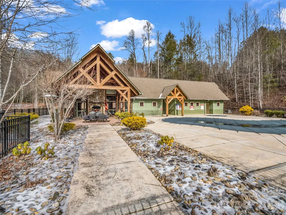 83 Sunny Morning Court Hendersonville, NC 28792