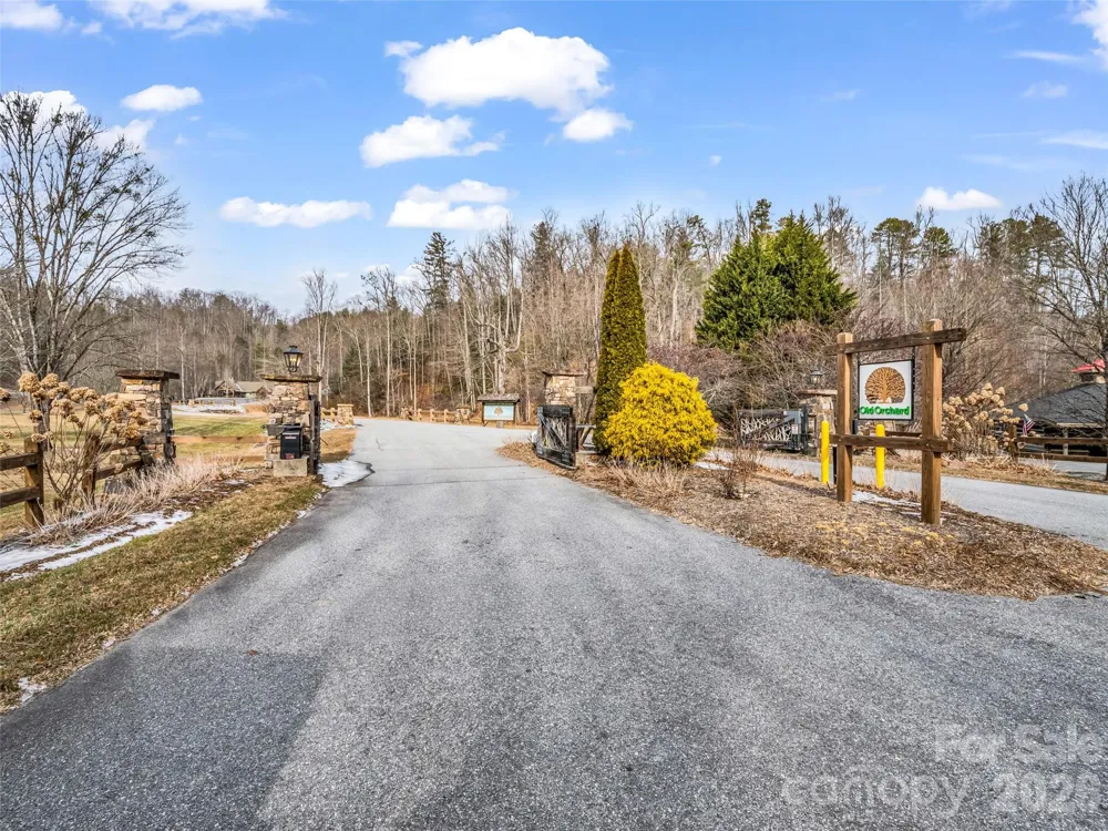 83 Sunny Morning Court Hendersonville, NC 28792
