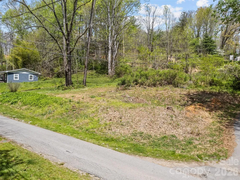 26 Lansing Road Waynesville, NC 28786