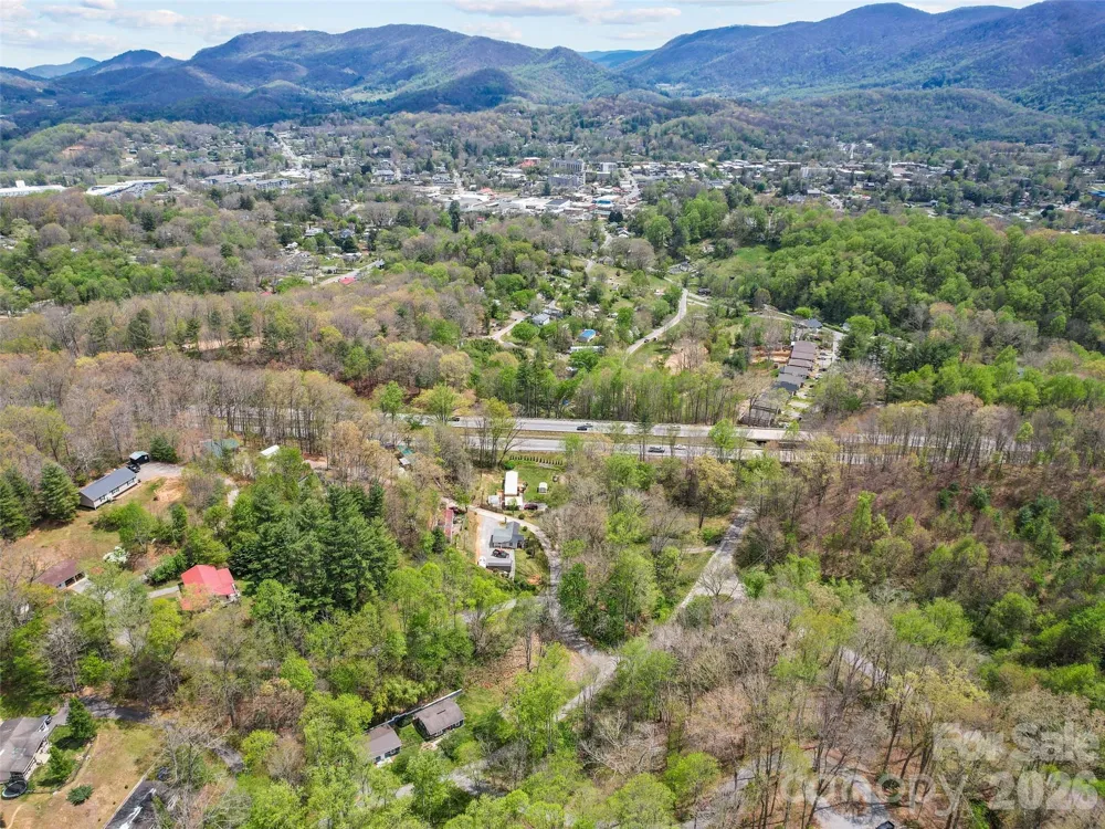 26 Lansing Road Waynesville, NC 28786