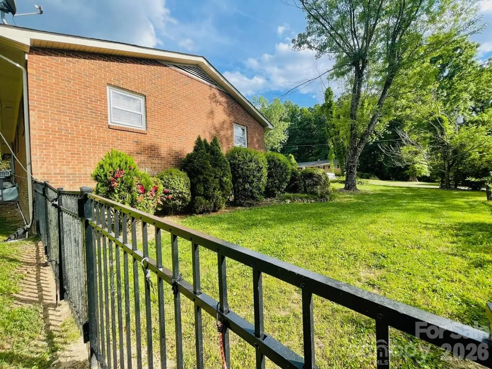 348 Random Drive New London, NC 28127
