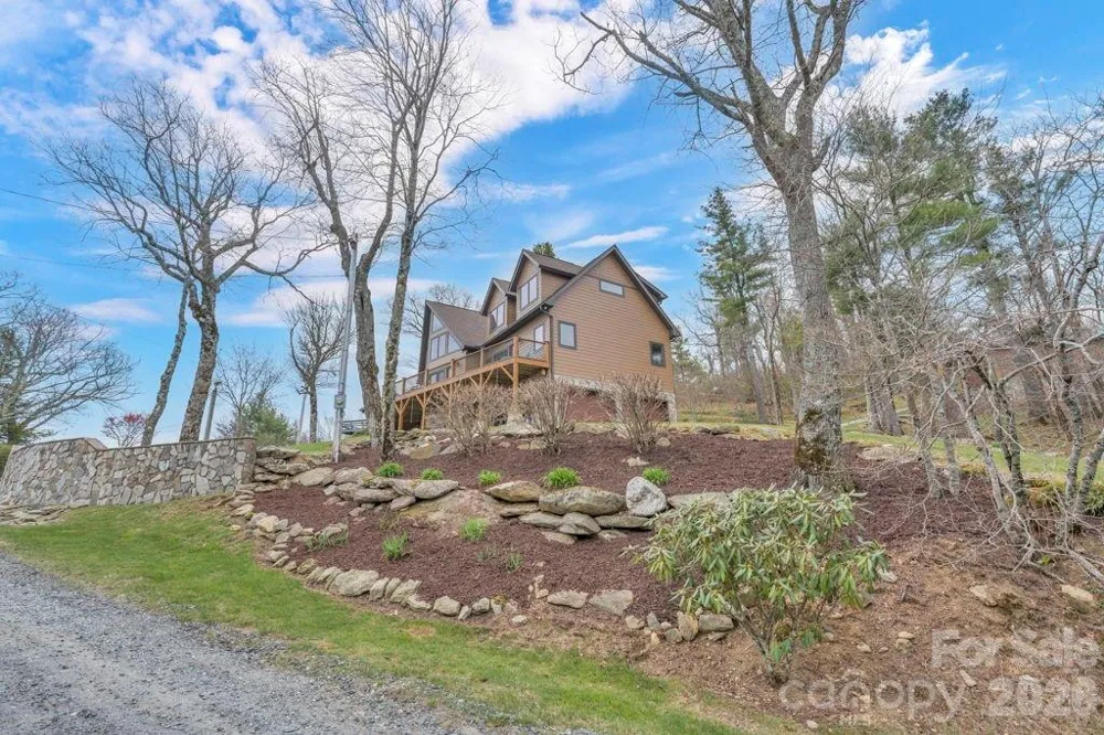 7054 Grandview Circle Newland, NC 28657