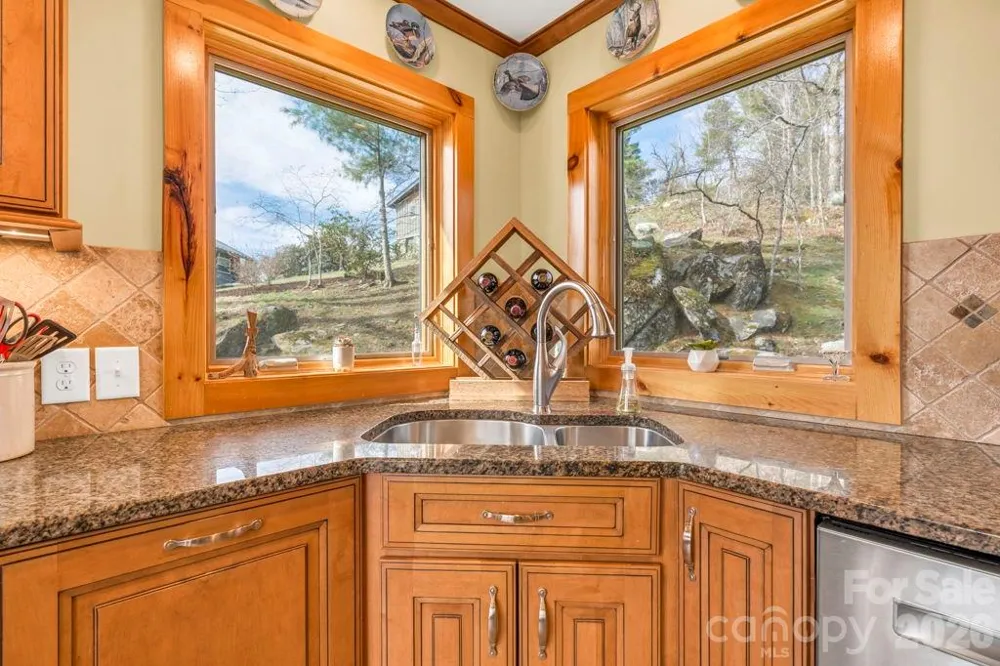 7054 Grandview Circle Newland, NC 28657