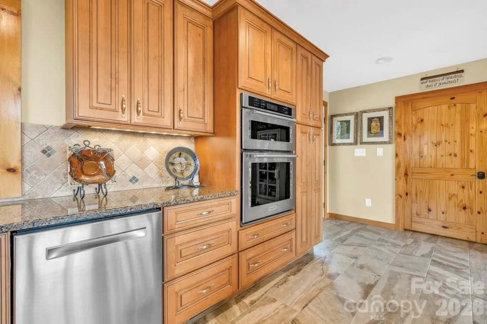 7054 Grandview Circle Newland, NC 28657