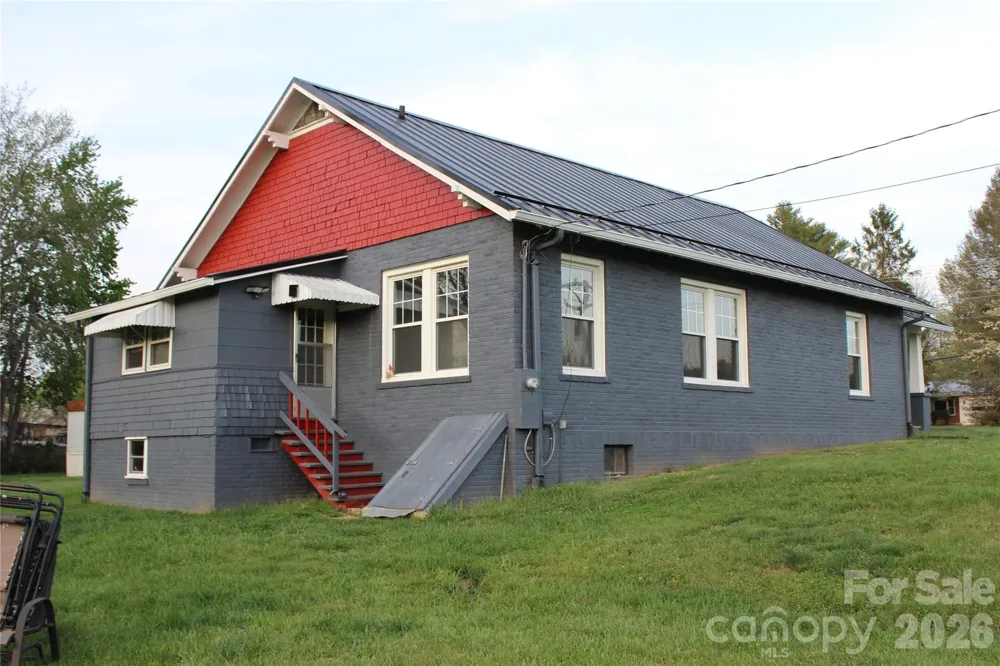 300 Banner Farm Road Mills River, NC 28759