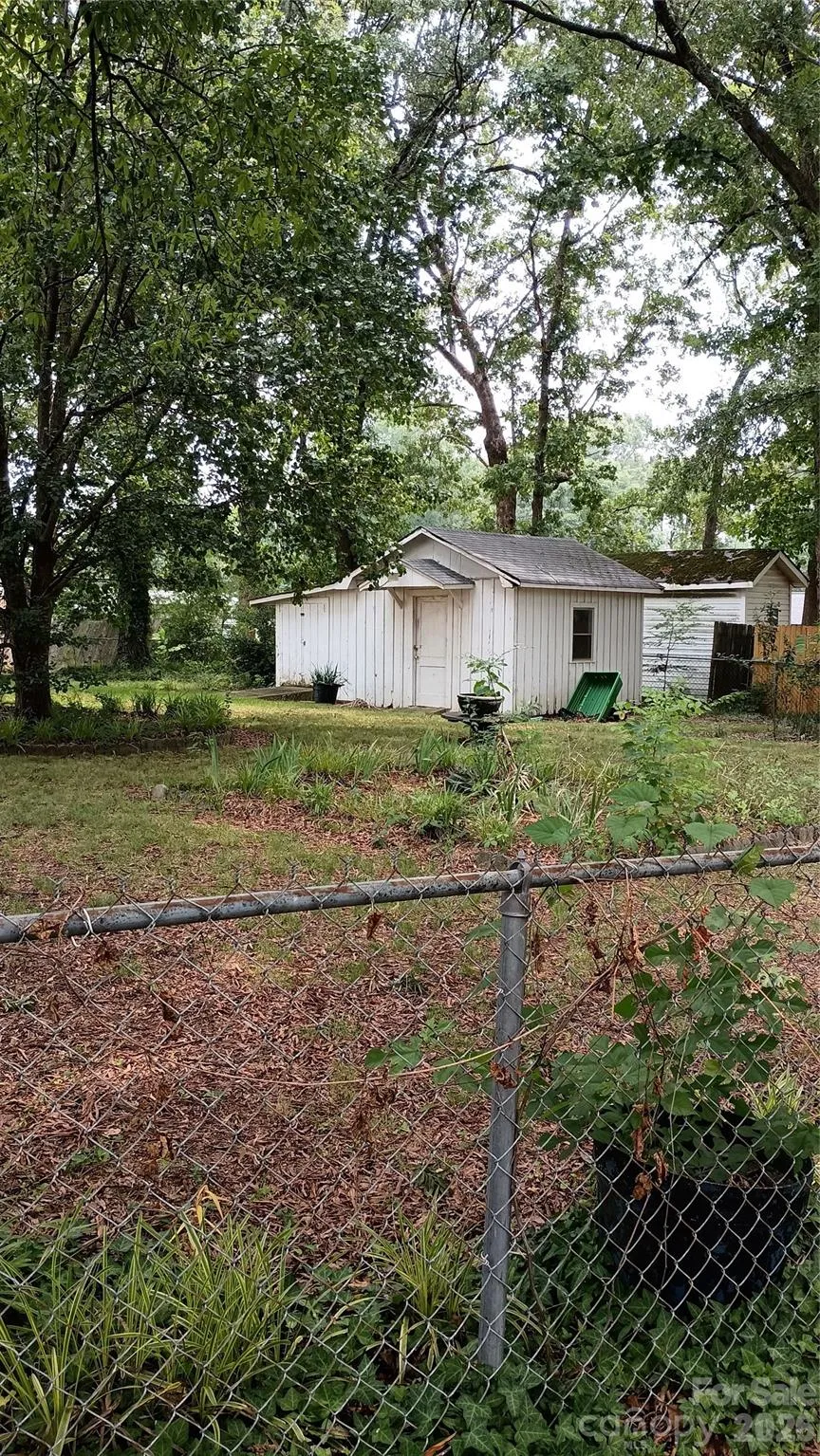 419 S Church Street Lowell, NC 28098