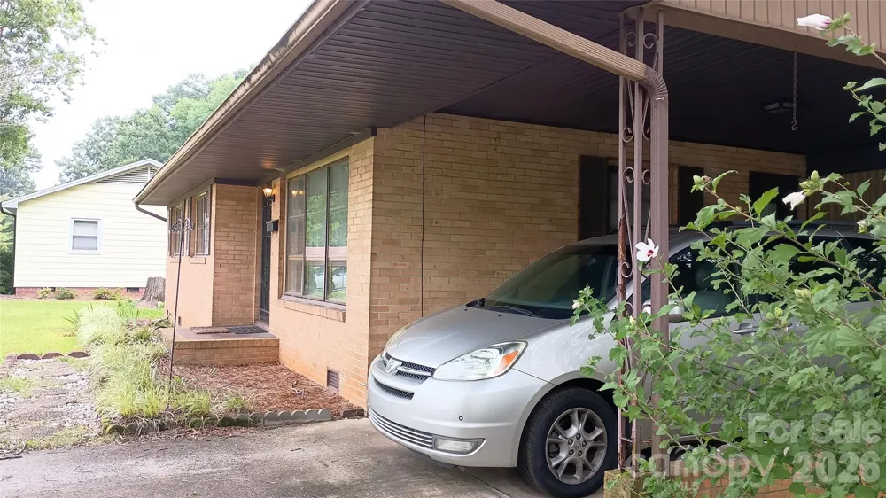 419 S Church Street Lowell, NC 28098