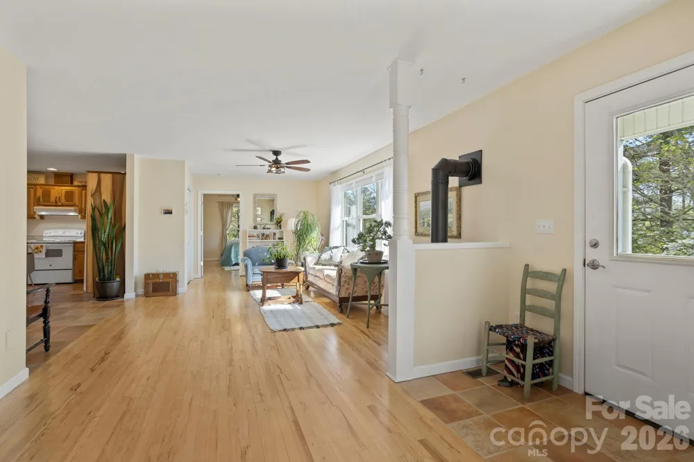 367 Crescent Street Saluda, NC 28773