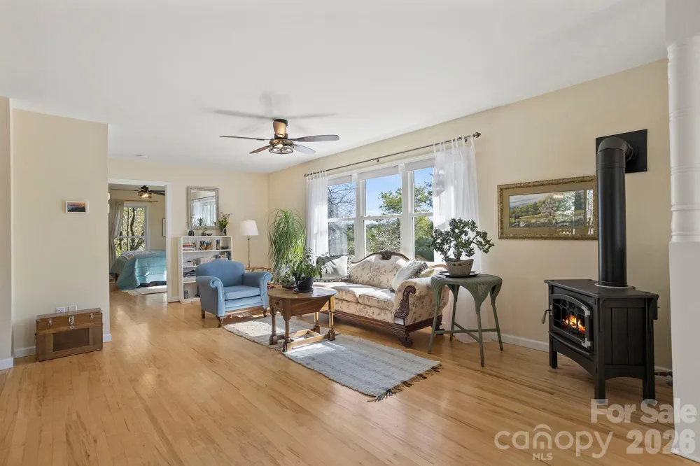 367 Crescent Street Saluda, NC 28773