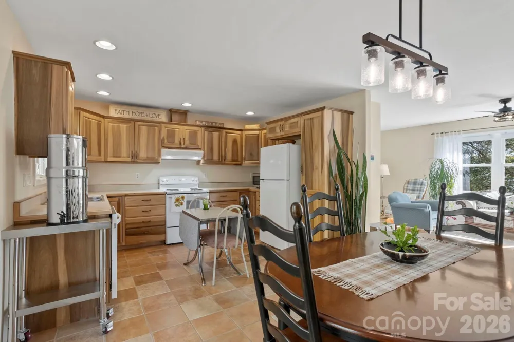 367 Crescent Street Saluda, NC 28773
