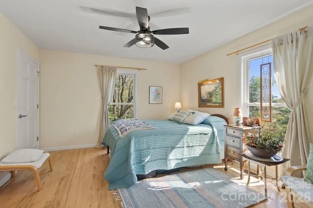 367 Crescent Street Saluda, NC 28773