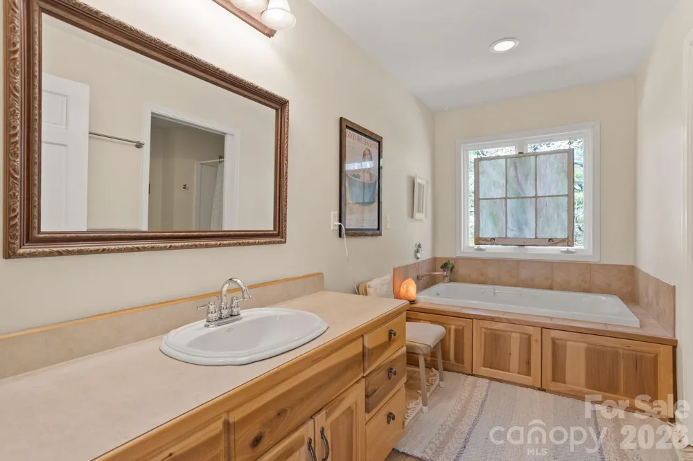 367 Crescent Street Saluda, NC 28773