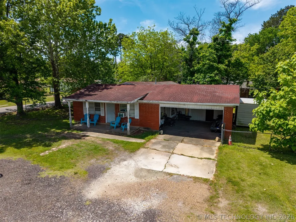 101 SW Hayes Idabel, OK 74745