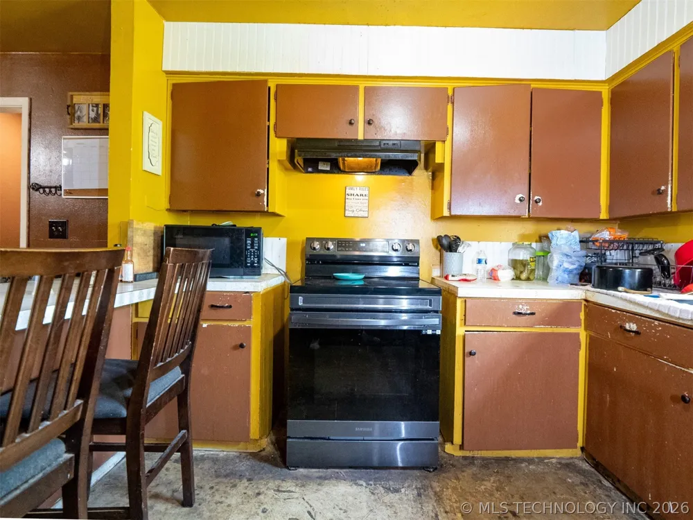 101 SW Hayes Idabel, OK 74745