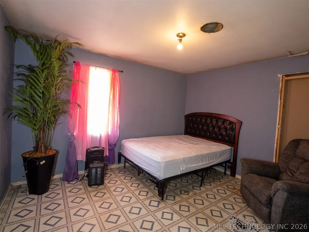 101 SW Hayes Idabel, OK 74745