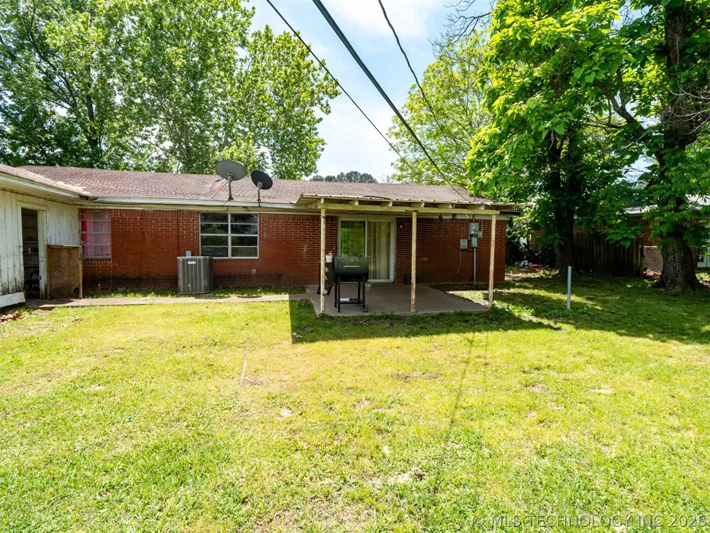 101 SW Hayes Idabel, OK 74745
