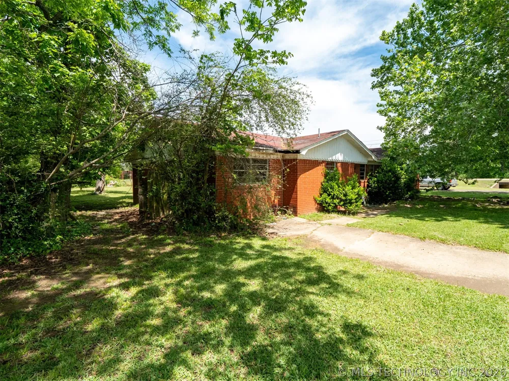 101 SW Hayes Idabel, OK 74745