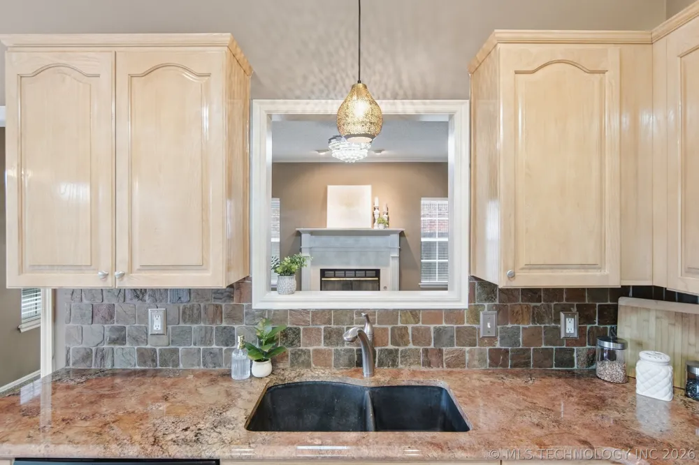 411 W Union Place Broken Arrow, OK 74011