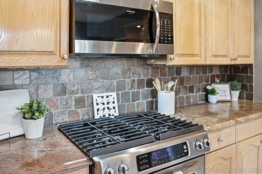 411 W Union Place Broken Arrow, OK 74011