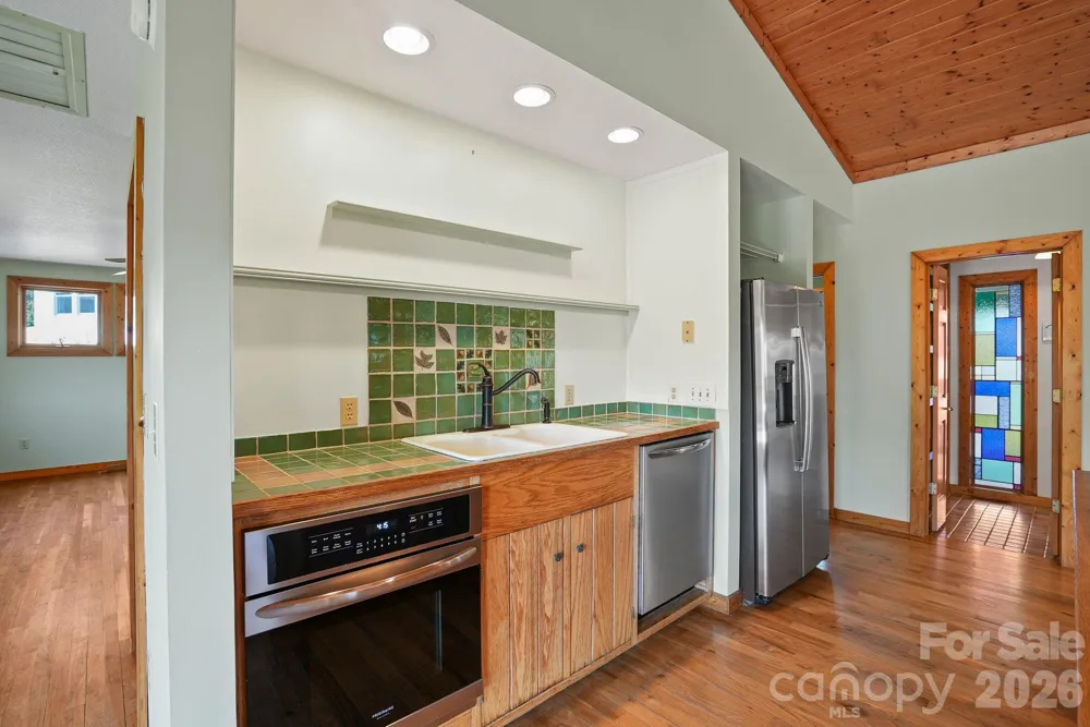 310 Burr Ridge Marshall, NC 28753