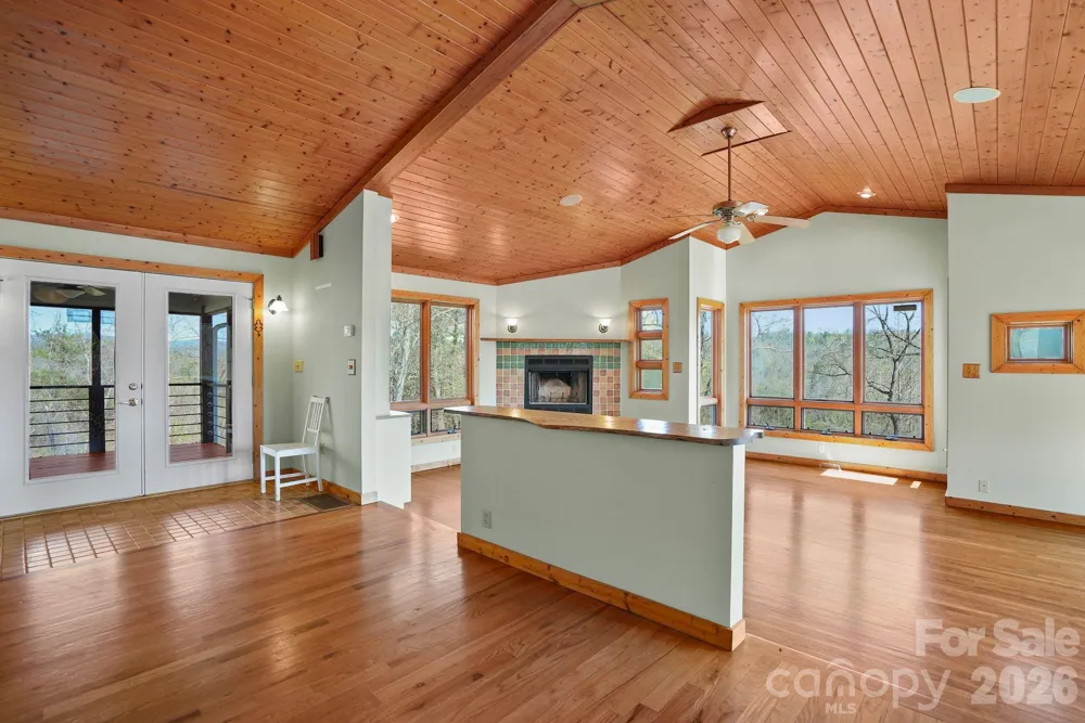 310 Burr Ridge Marshall, NC 28753