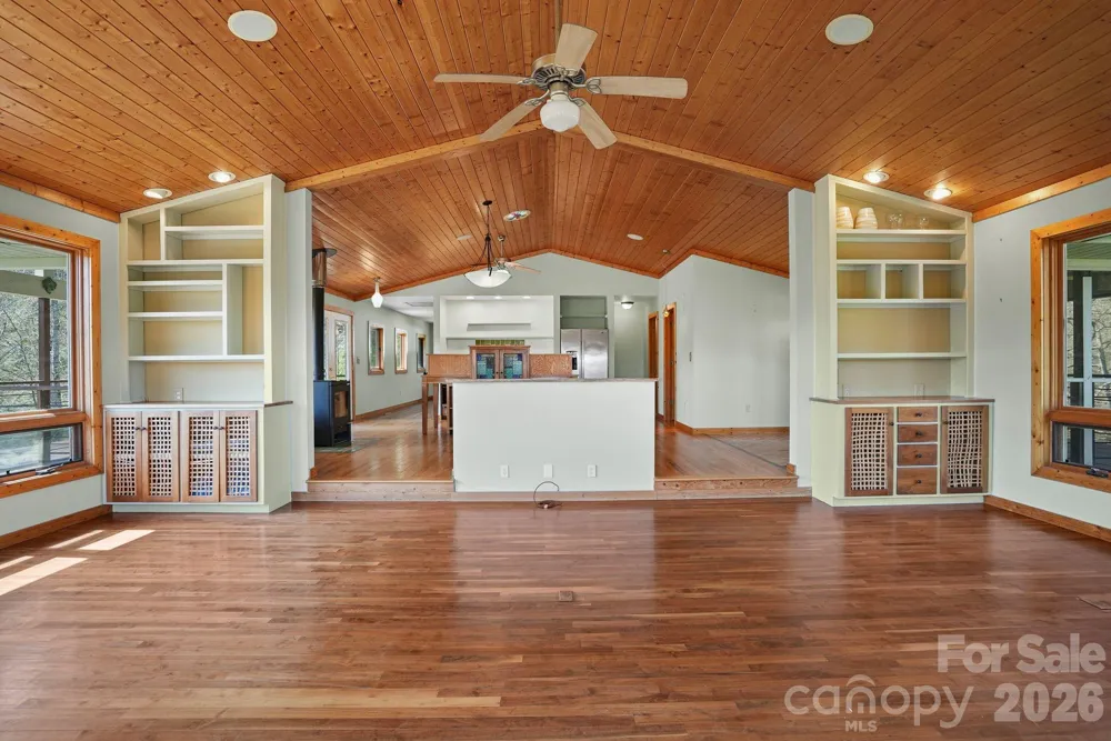 310 Burr Ridge Marshall, NC 28753
