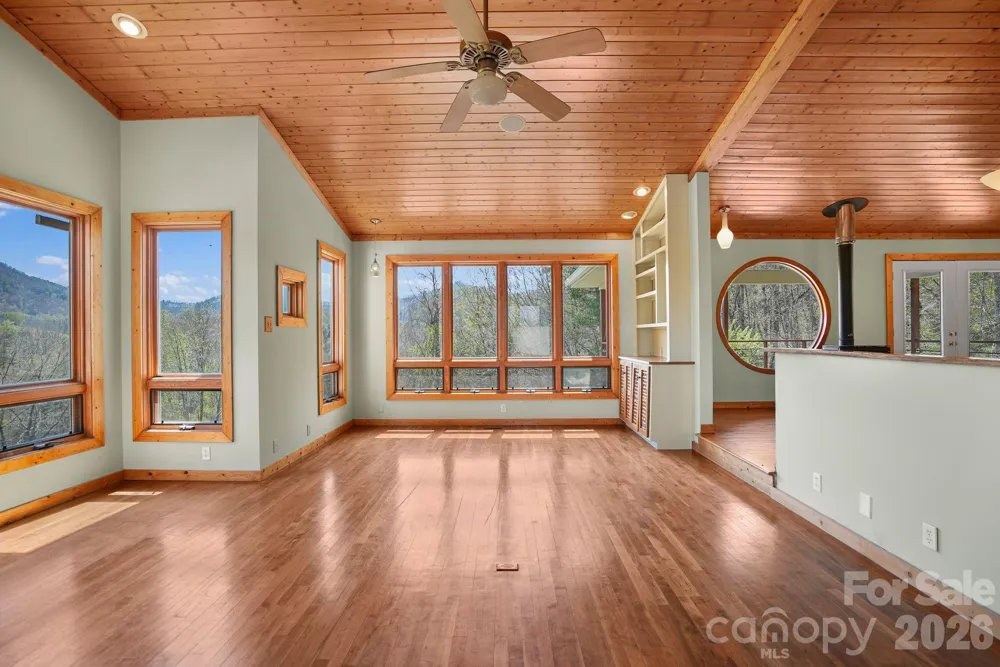 310 Burr Ridge Marshall, NC 28753