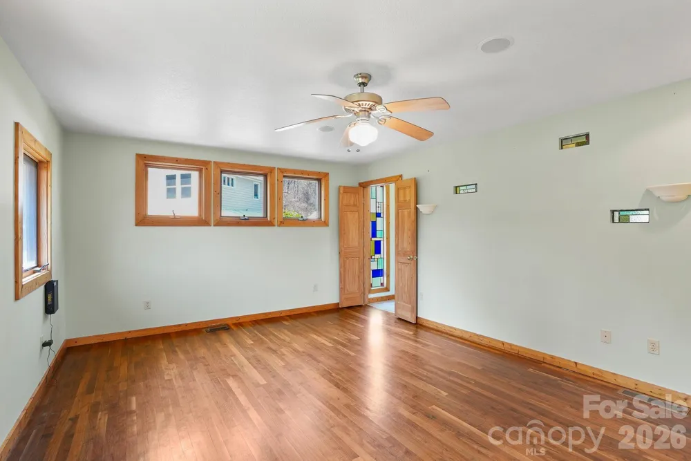 310 Burr Ridge Marshall, NC 28753
