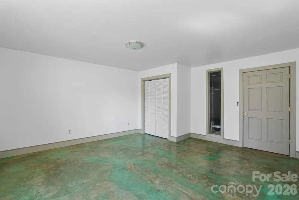 310 Burr Ridge Marshall, NC 28753