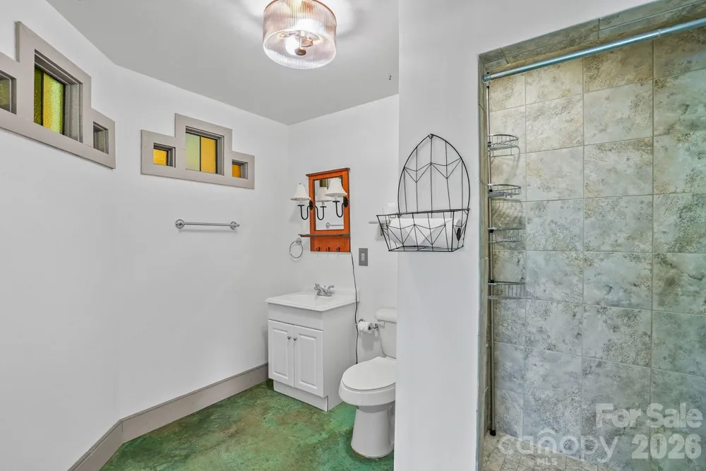 310 Burr Ridge Marshall, NC 28753