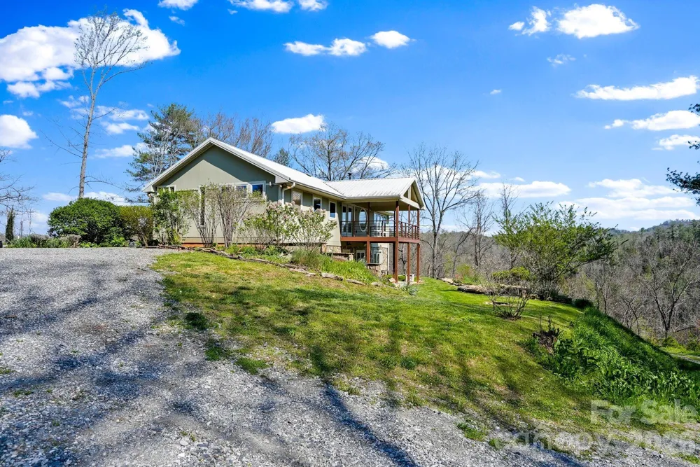 310 Burr Ridge Marshall, NC 28753