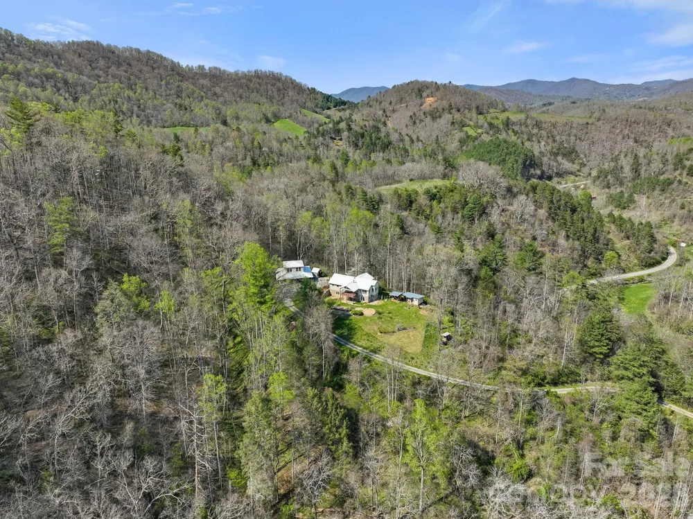 310 Burr Ridge Marshall, NC 28753