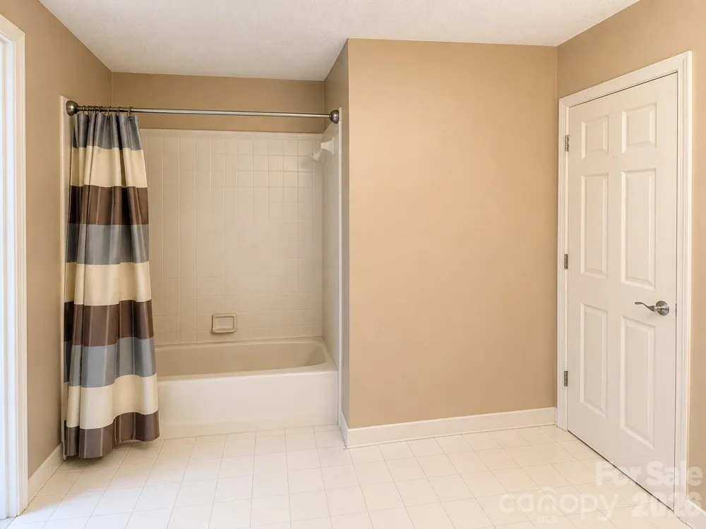 603 29th Avenue NE #213 Hickory, NC 28601