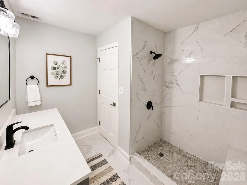603 29th Avenue NE #213 Hickory, NC 28601