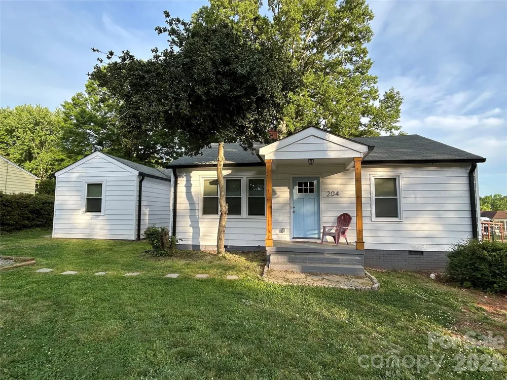 204 Oak Street Lowell, NC 28098