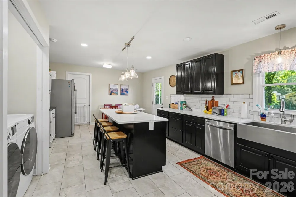 204 Oak Street Lowell, NC 28098