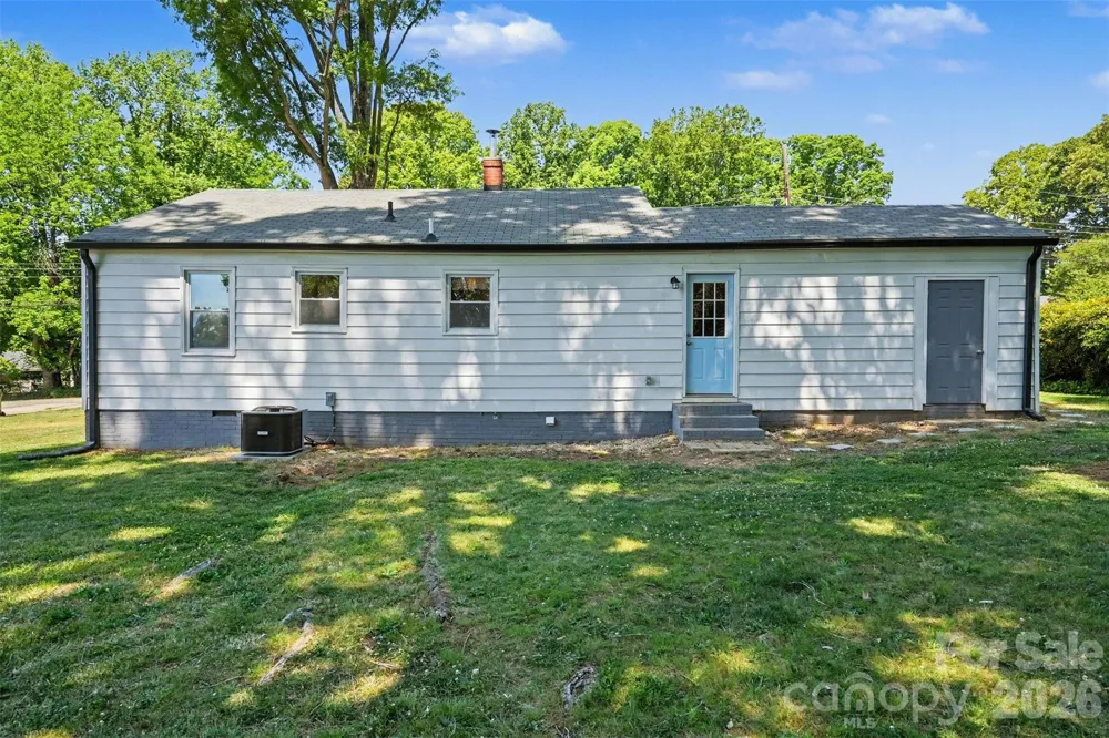 204 Oak Street Lowell, NC 28098