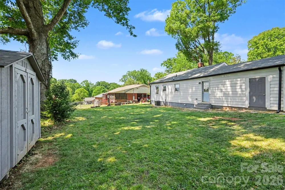 204 Oak Street Lowell, NC 28098