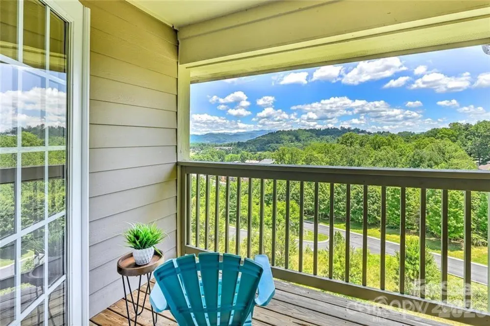 29 Rotunda Circle Asheville, NC 28806