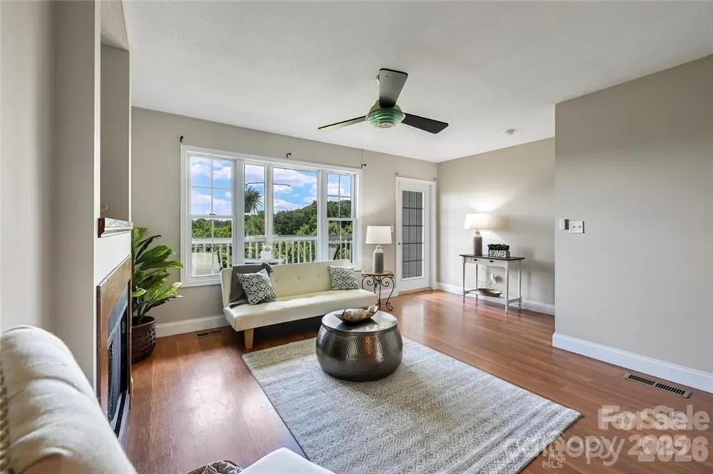 29 Rotunda Circle Asheville, NC 28806