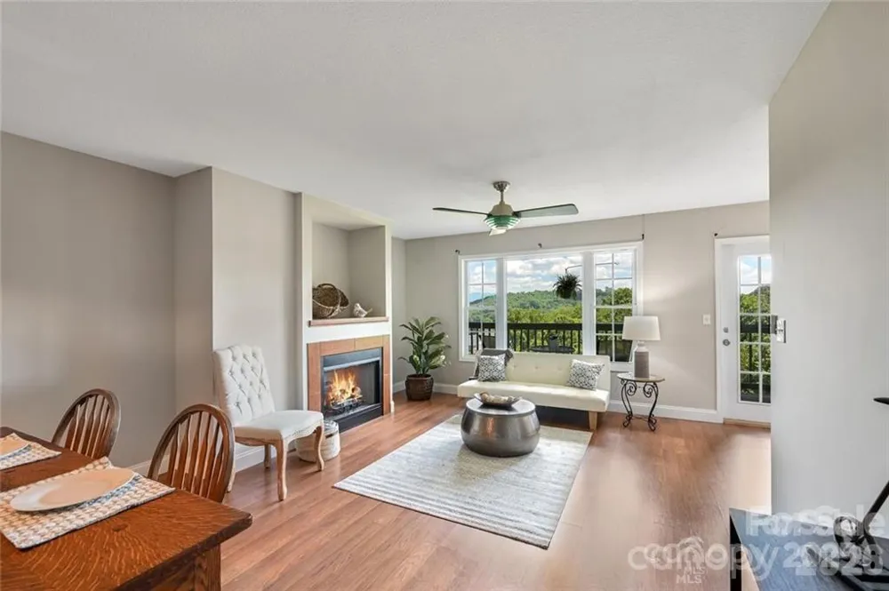 29 Rotunda Circle Asheville, NC 28806