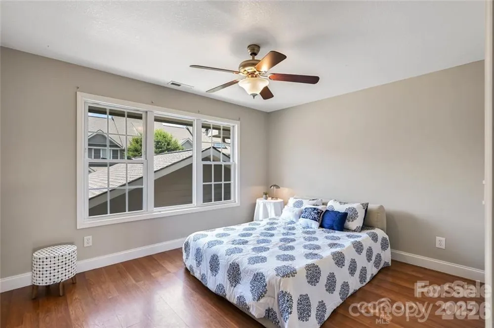 29 Rotunda Circle Asheville, NC 28806