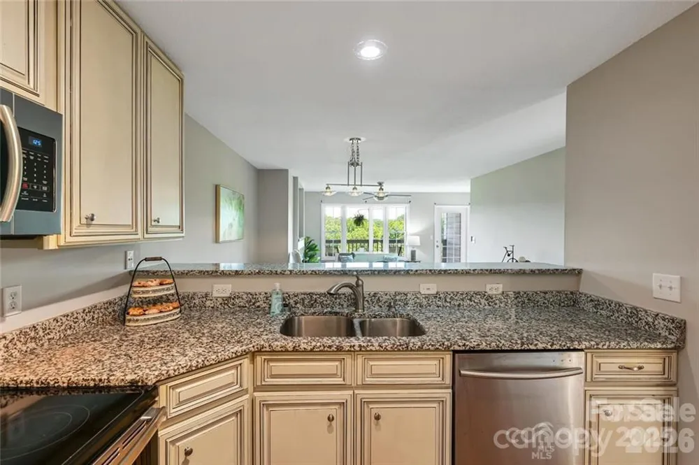29 Rotunda Circle Asheville, NC 28806